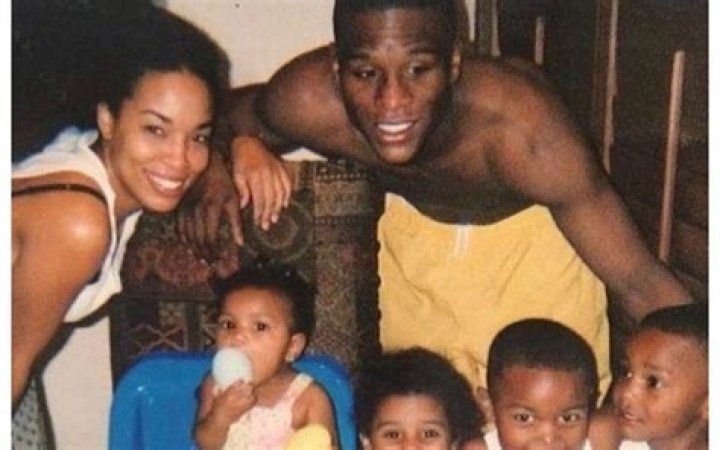 A Complete List of Floyd Mayweather’s Children, Baby Mamas, and The Many Controversies He Has Courted