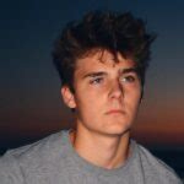 Alex Ernst Biography: Height, Age, Girlfriend, Net Worth, Instagram, Twitter, TikTok, Wikipedia, The Vlog Squad