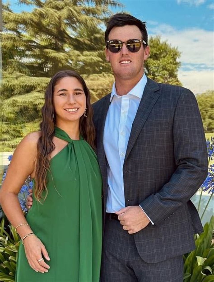 Alex Gordon Retires At Age 36; Contract, Wife, Jersey, Family