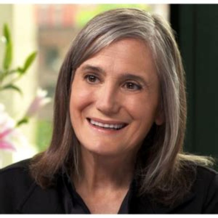 Amy Goodman – Bio, Age, Young, Parents, Brother, Democracy Now, Arrests, Awards, Husband, Children, Net Worth