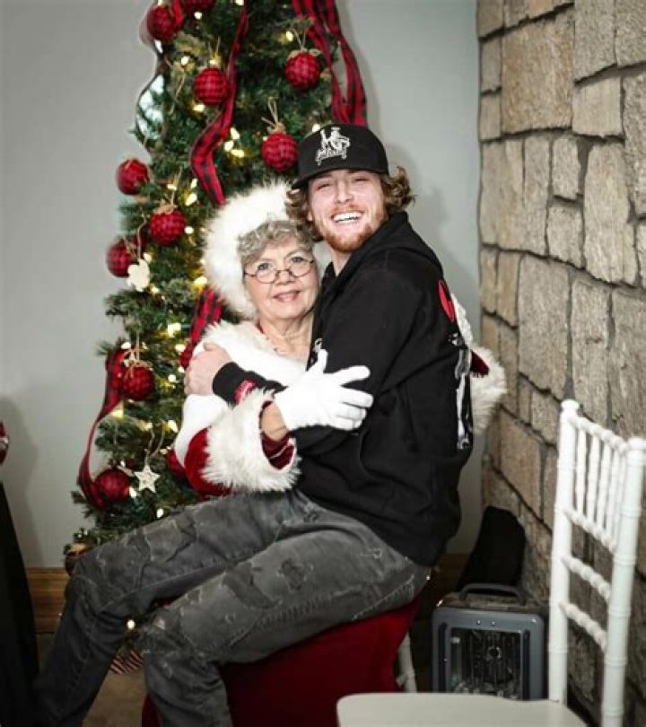 Bailey Zimmerman Net Worth | Bailey Zimmerman Bio, Age, Height, Siblings, Wife