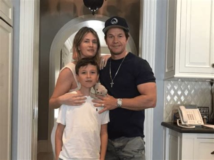 Donnie Wahlberg Net Worth, Wife – Jenny McCarthy, Siblings and Kids