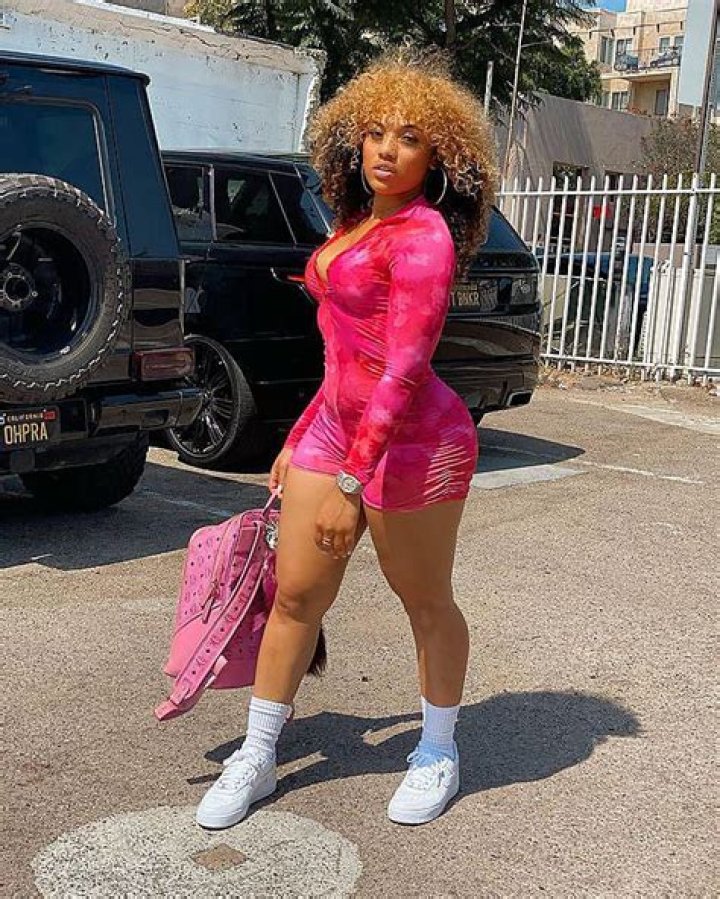 EXPLORE Kelly Ojeda Wiki Facts, Age, Height, Husband, Daughter & Net Worth