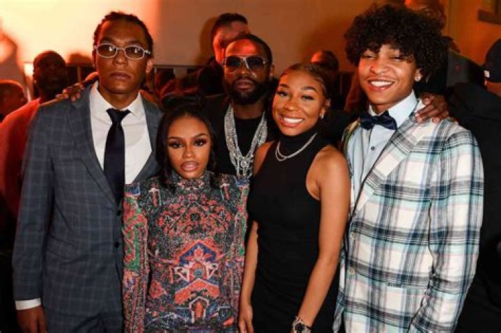 Floyd Mayweather Jr.'s son Zion Shamaree Mayweather Biography: Girlfriend, Age, Height, Mother, Net Worth, Instagram