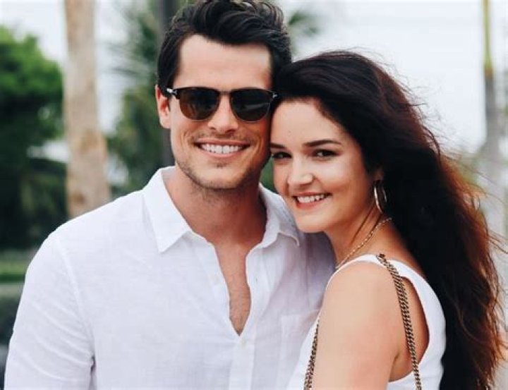 Is Bryan Lillis still dating girlfriend or married already? Explore his wiki facts and net worth