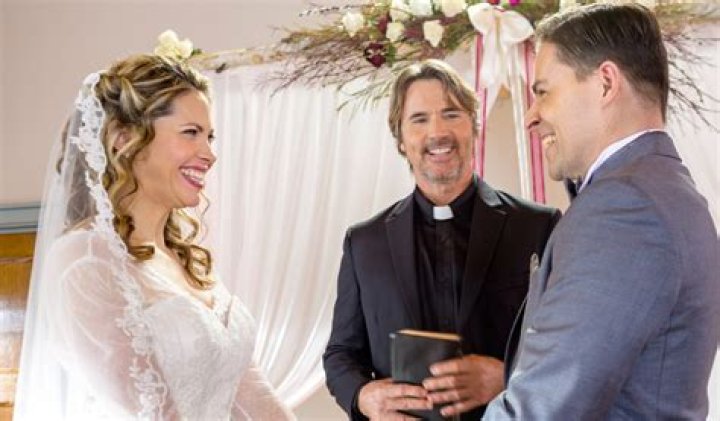 Is Pascale Hutton Married, Who are Her Husband and Children?