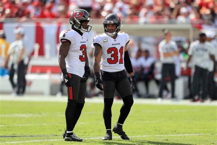 Jordan Whitehead Wiki; Girlfriend, Family, Age, Contract, Salary, Brother, Facts