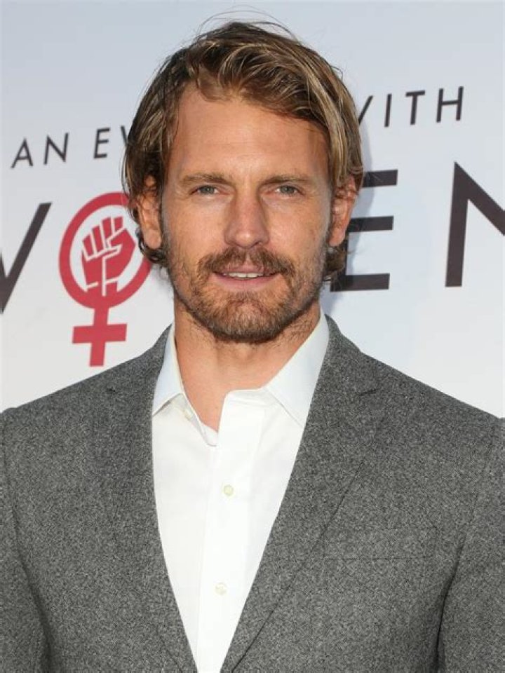 Josh Pence Age, Height, Wikipedia, Married, Wife, Net Worth 2024