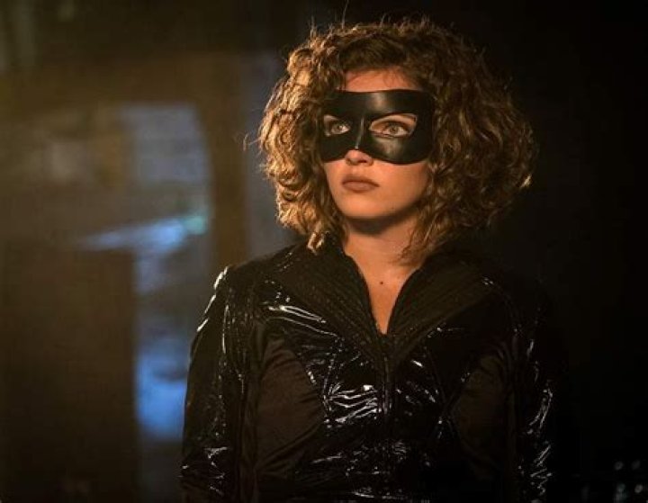 Know About Camren Bicondova; Age, Height, Gotham, Dance, Movies