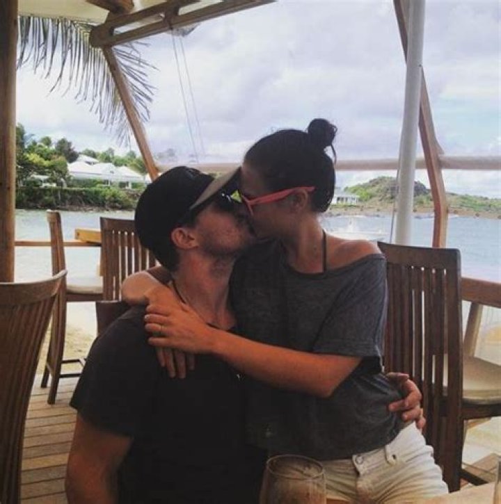 Know About Cassandra Jean; Married, Stephen Amell, Age, Net Worth