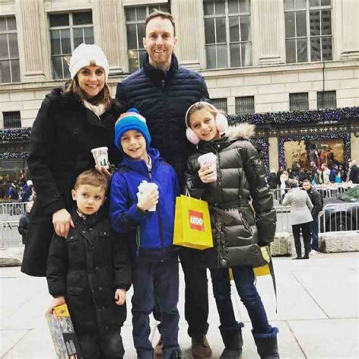 Know About Paula Faris; Husband, Parents, ABC, Instagram, Net Worth