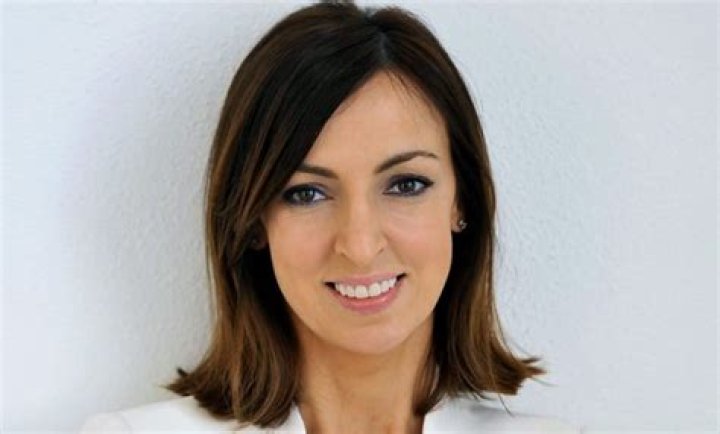 Know About Sally Nugent; Height, Twitter, Age, Husband, Salary, BBC