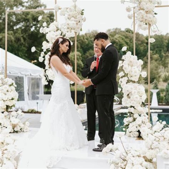 Know All About Tyus Jones Wife Carrie Yeakey!!