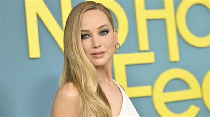 Lindsay Lohan Says Jennifer Lawrence Has Career Sex: “A Fake Who F***s For Roles”