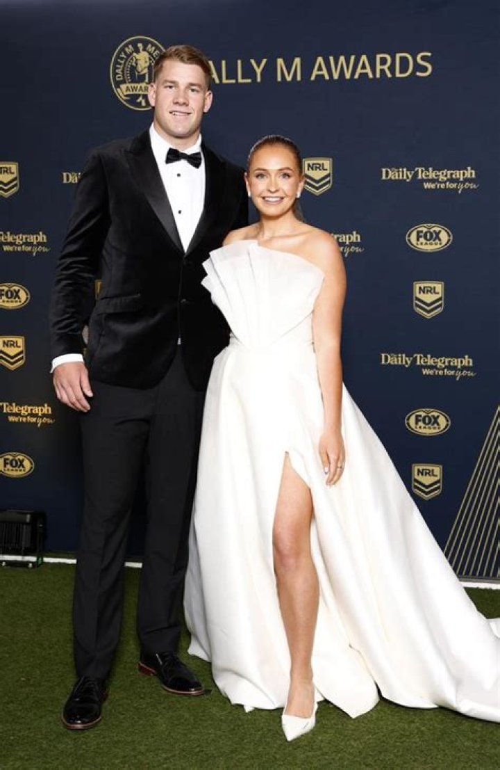 Matt Burton Girlfriend Zoe Warwick Wikipedia, Bio, Age, Height, Net Worth 2021