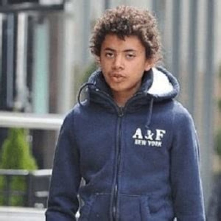 Oscar Maximilian Jackman (Hugh Jackman’s Son) Wiki; Age, School, Dating, Facts