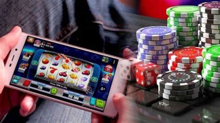 The Connection Between Celebs and Online Gambling