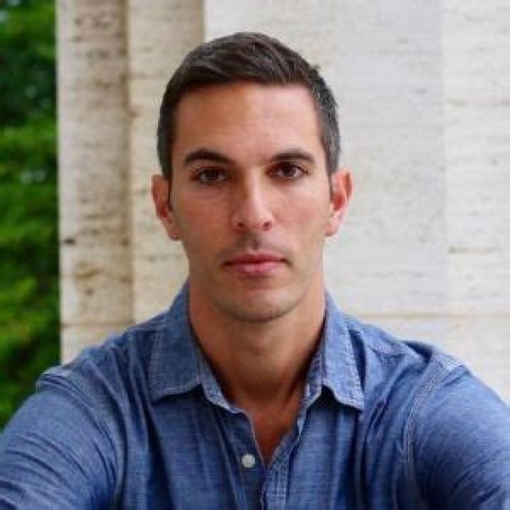Who Is Ari Shapiro? His Husband, Bio, Family, Net Worth & Facts