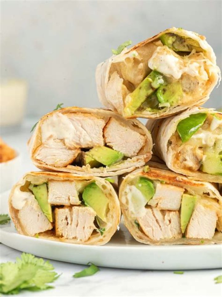 You *have* to try these chicken and avo wraps